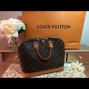 ⭐️ LOUIS VUITTON ALMA BAG⭐️